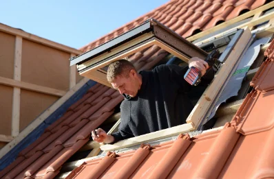 Pose de fenêtres de toit Velux à Coatascorn